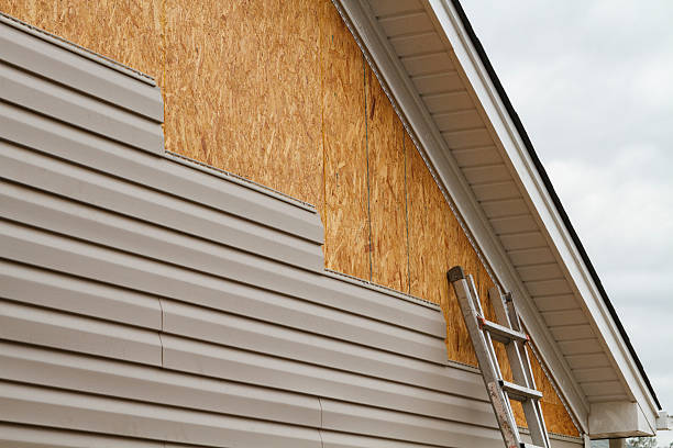 Professional Wood Siding technician working in Bartlett, TN